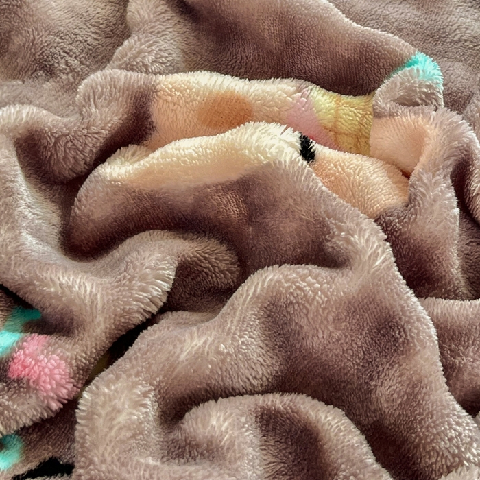 91家纺网 家纺一手货源 找家纺 润肤居 2025新款保暖舒适亲肤牛奶绒泡泡四件套 咖底草莓熊