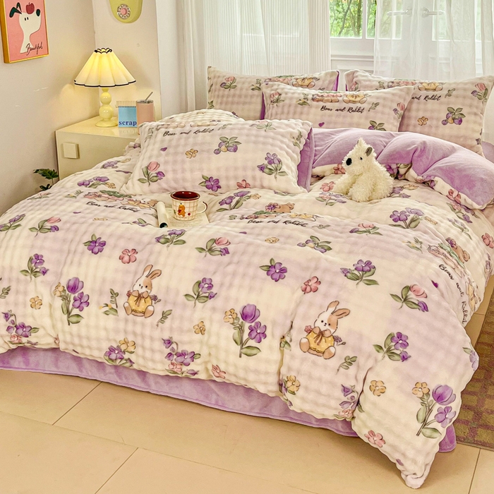 91家纺网 家纺一手货源 找家纺 润肤居 2025新款保暖舒适亲肤牛奶绒泡泡四件套 兔子和熊