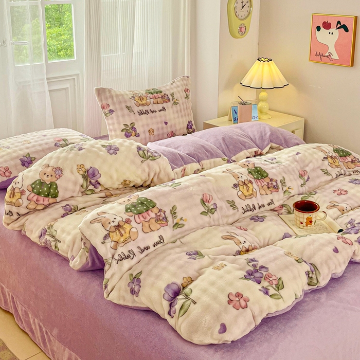 91家纺网 家纺一手货源 找家纺 润肤居 2025新款保暖舒适亲肤牛奶绒泡泡四件套 兔子和熊