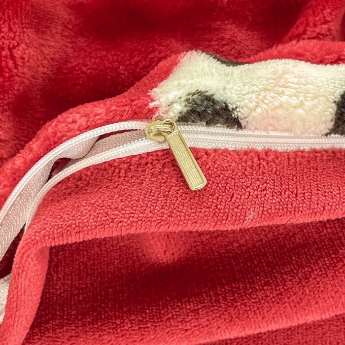 91家纺网 家纺一手货源 找家纺 润肤居 2025新款保暖舒适亲肤牛奶绒泡泡四件套 红底熊猫