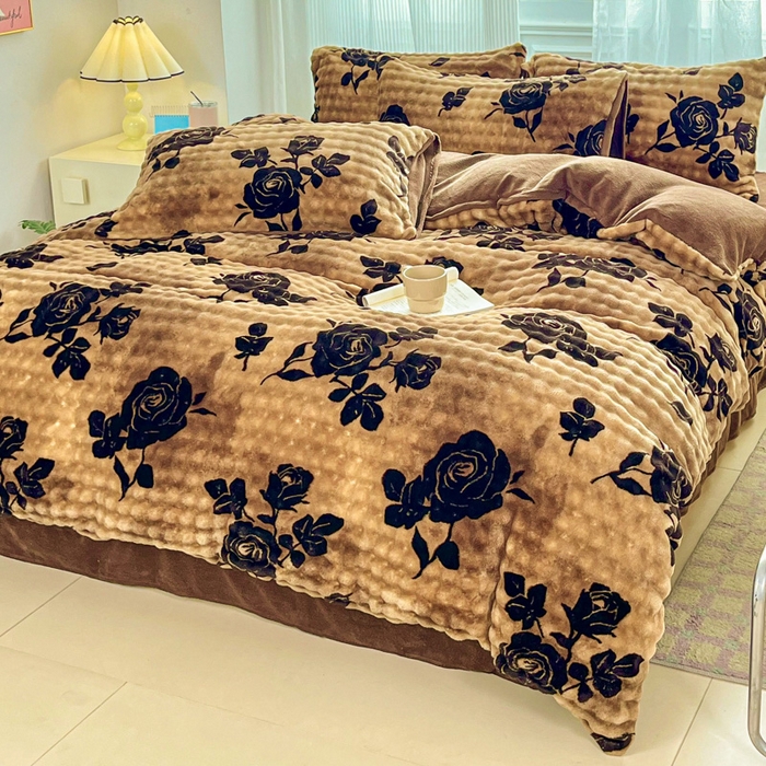 91家纺网 家纺一手货源 找家纺 润肤居 2025新款保暖舒适亲肤牛奶绒泡泡四件套 黑玫瑰  棕