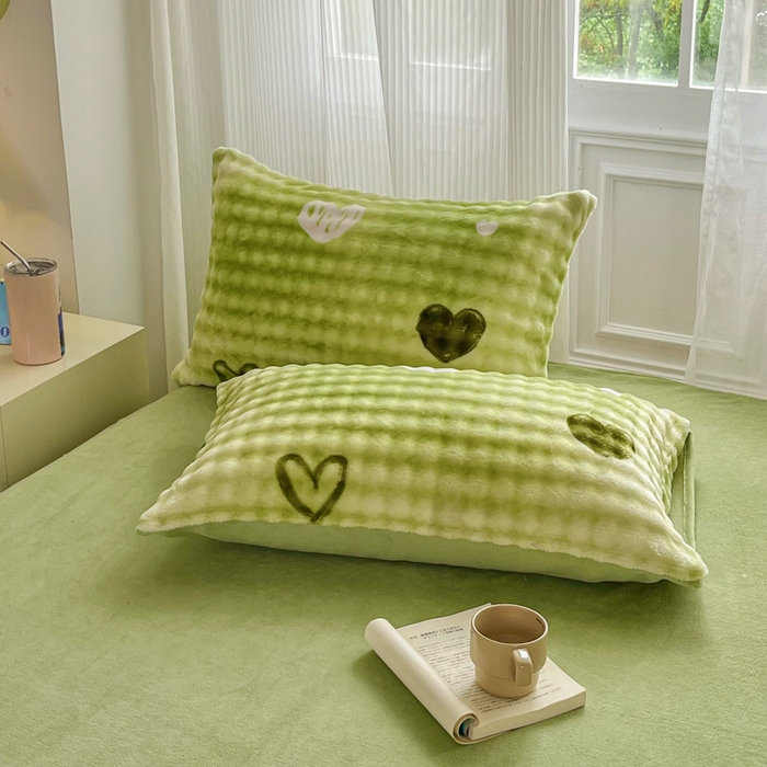 91家纺网 家纺一手货源 找家纺 润肤居 2025新款保暖舒适亲肤牛奶绒泡泡四件套 鸡心绿