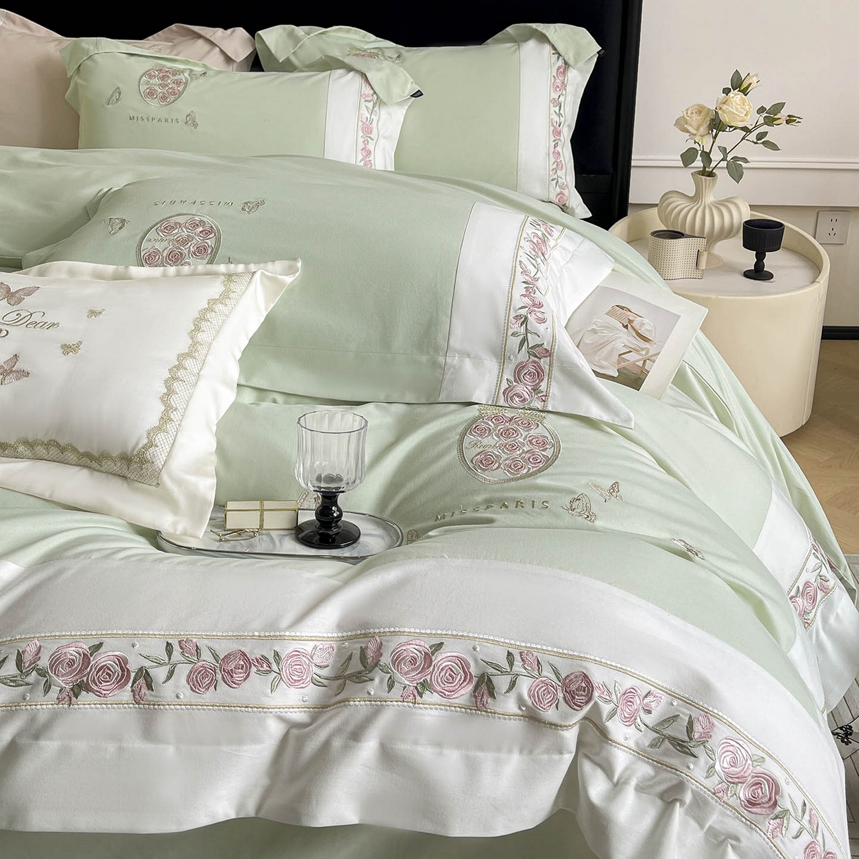 91家纺网 家纺一手货源 找家纺 冬季爆款A类长绒棉加厚磨毛全棉纯棉保暖高端重工刺绣全工艺被套床单轻奢床上用品 花巷-茶绿