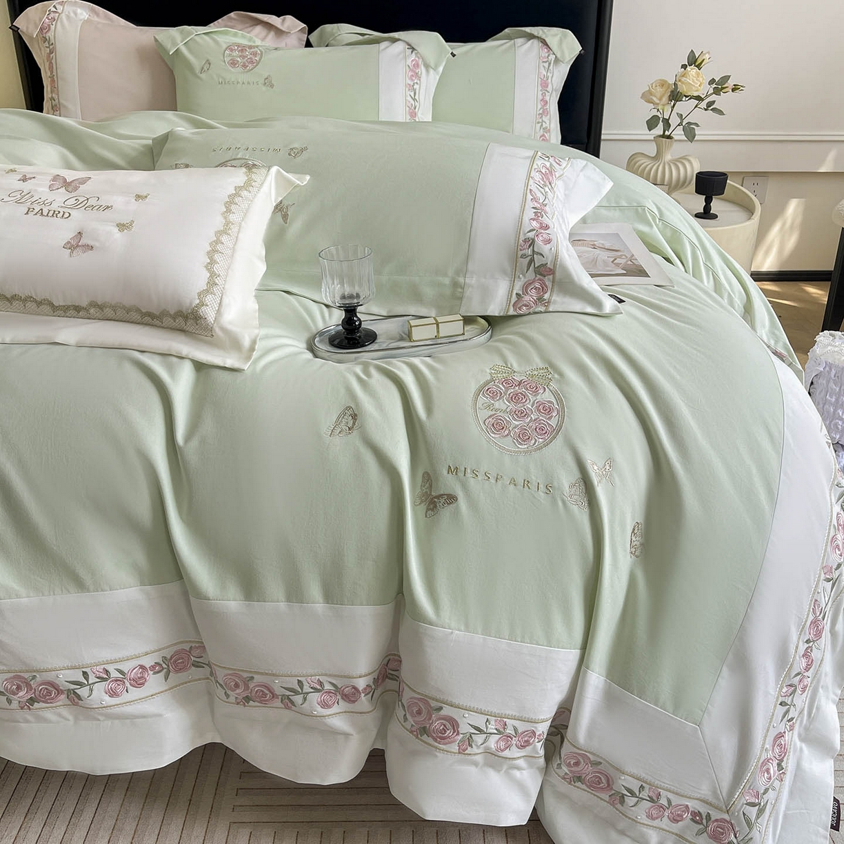 91家纺网 家纺一手货源 找家纺 冬季爆款A类长绒棉加厚磨毛全棉纯棉保暖高端重工刺绣全工艺被套床单轻奢床上用品 花巷-茶绿