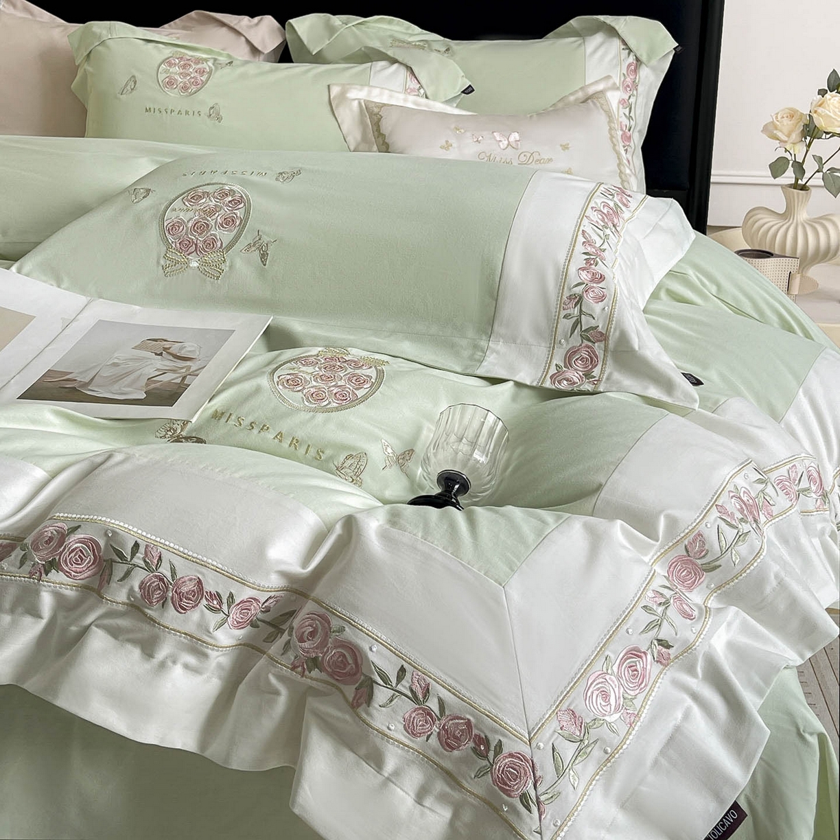 91家纺网 家纺一手货源 找家纺 冬季爆款A类长绒棉加厚磨毛全棉纯棉保暖高端重工刺绣全工艺被套床单轻奢床上用品 花巷-茶绿