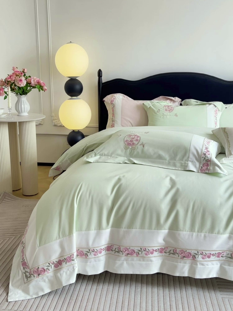 91家纺网 家纺一手货源 找家纺 冬季爆款A类长绒棉加厚磨毛全棉纯棉保暖高端重工刺绣全工艺被套床单轻奢床上用品 花巷-茶绿