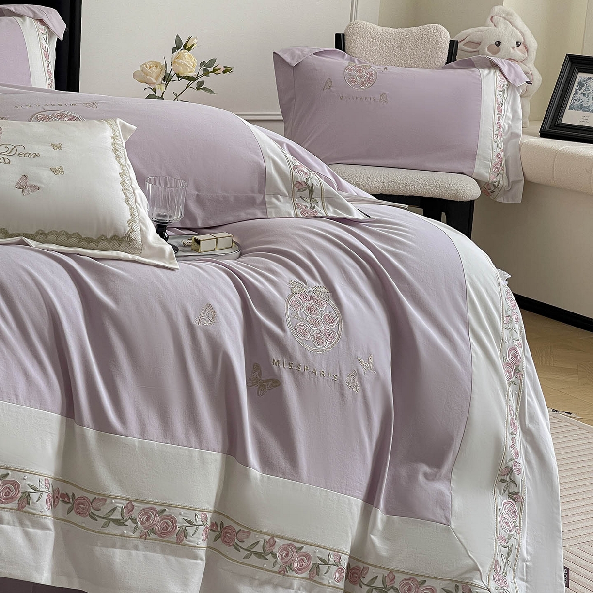 91家纺网 家纺一手货源 找家纺 冬季爆款A类长绒棉加厚磨毛全棉纯棉保暖高端重工刺绣全工艺被套床单轻奢床上用品 花巷-黛紫