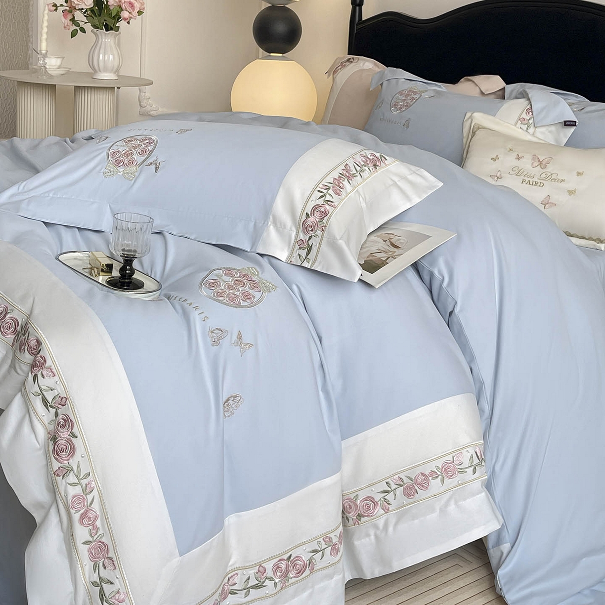 91家纺网 家纺一手货源 找家纺 冬季爆款A类长绒棉加厚磨毛全棉纯棉保暖高端重工刺绣全工艺被套床单轻奢床上用品 花巷-飘蓝