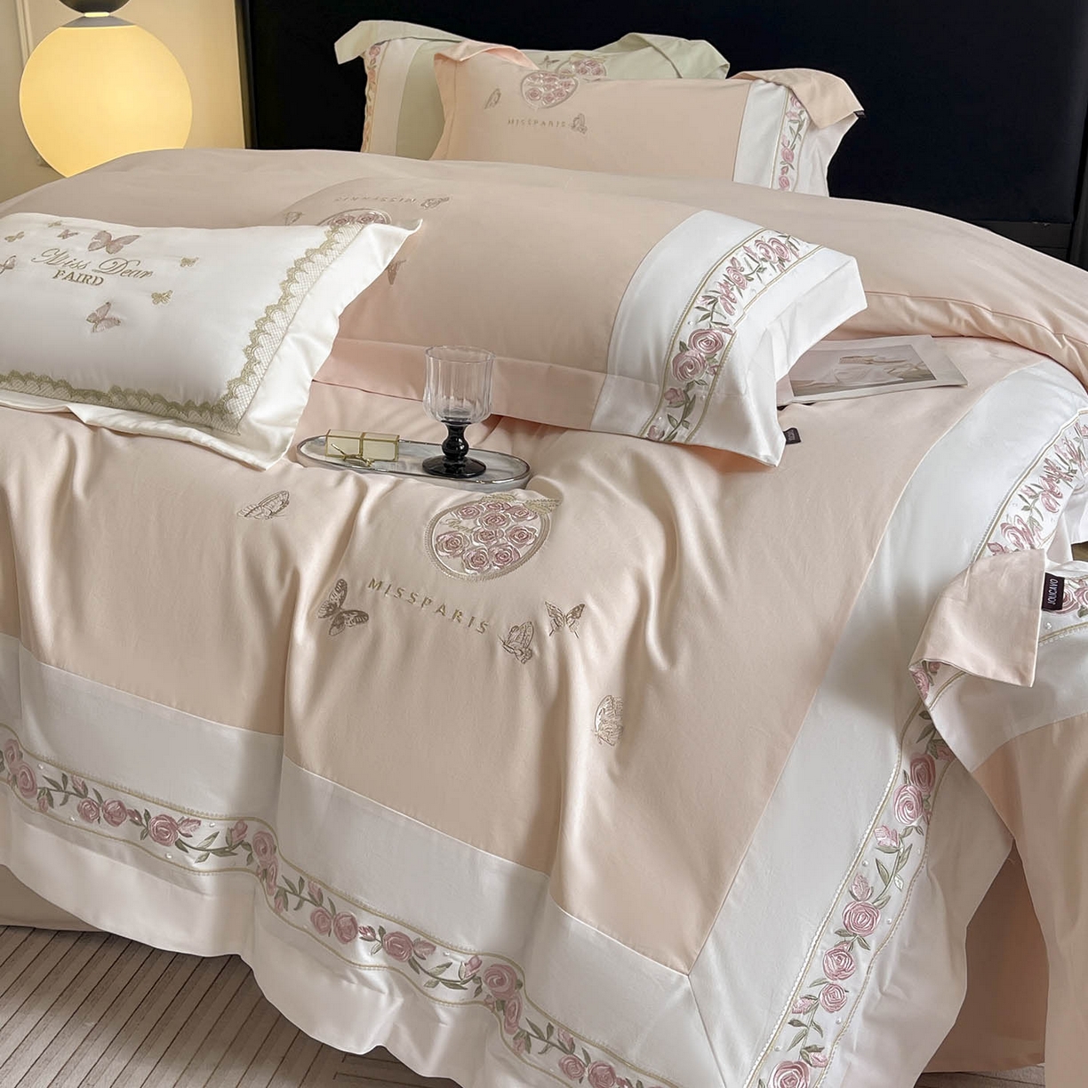 91家纺网 家纺一手货源 找家纺 冬季爆款A类长绒棉加厚磨毛全棉纯棉保暖高端重工刺绣全工艺被套床单轻奢床上用品 花巷-柔杏