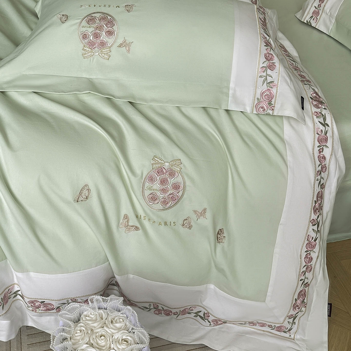 91家纺网 家纺一手货源 找家纺  冬季爆款A类长绒棉加厚磨毛全棉纯棉保暖高端重工刺绣全工艺被套床单轻奢床上用品 花巷-茶绿