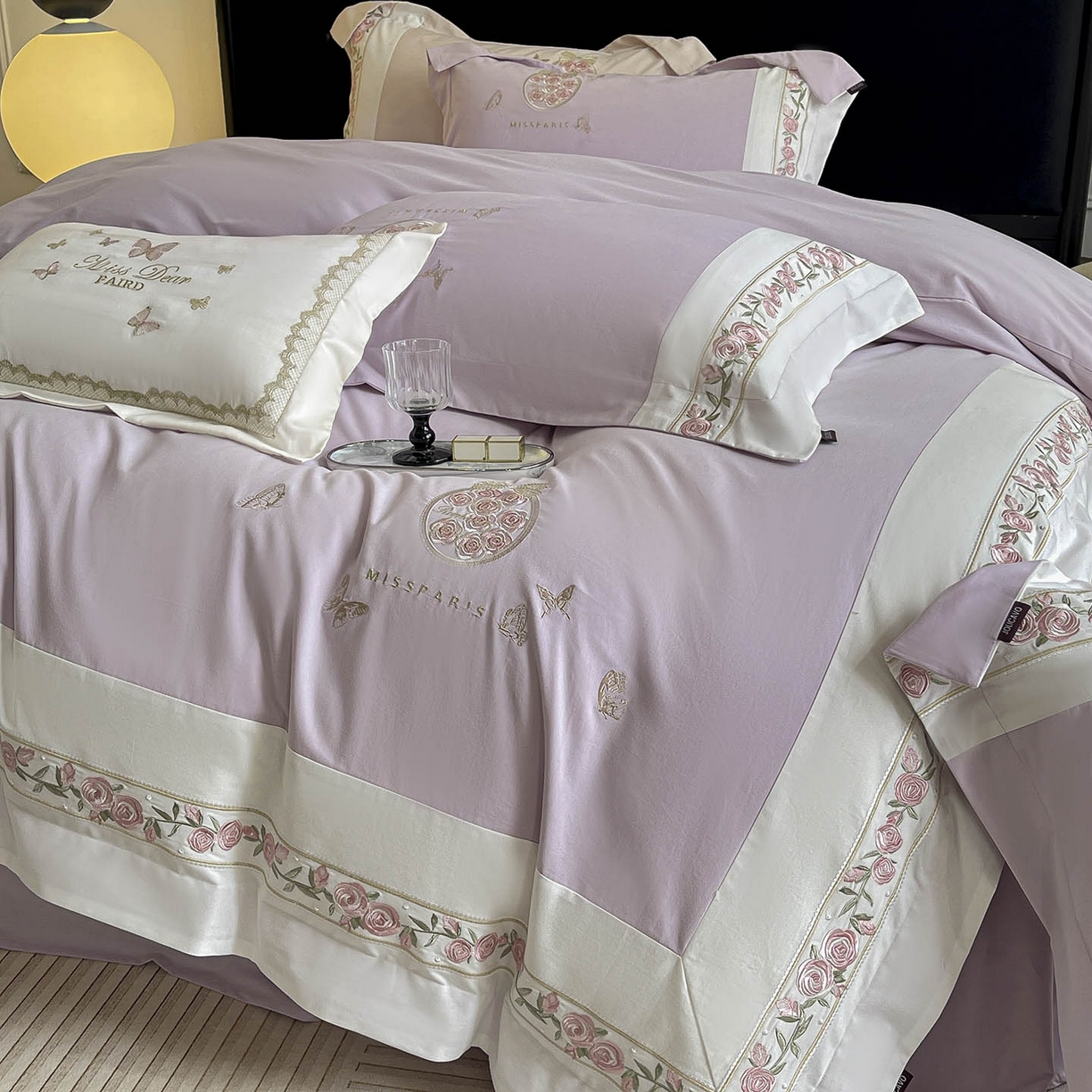 91家纺网 家纺一手货源 找家纺  冬季爆款A类长绒棉加厚磨毛全棉纯棉保暖高端重工刺绣全工艺被套床单轻奢床上用品 花巷-黛紫