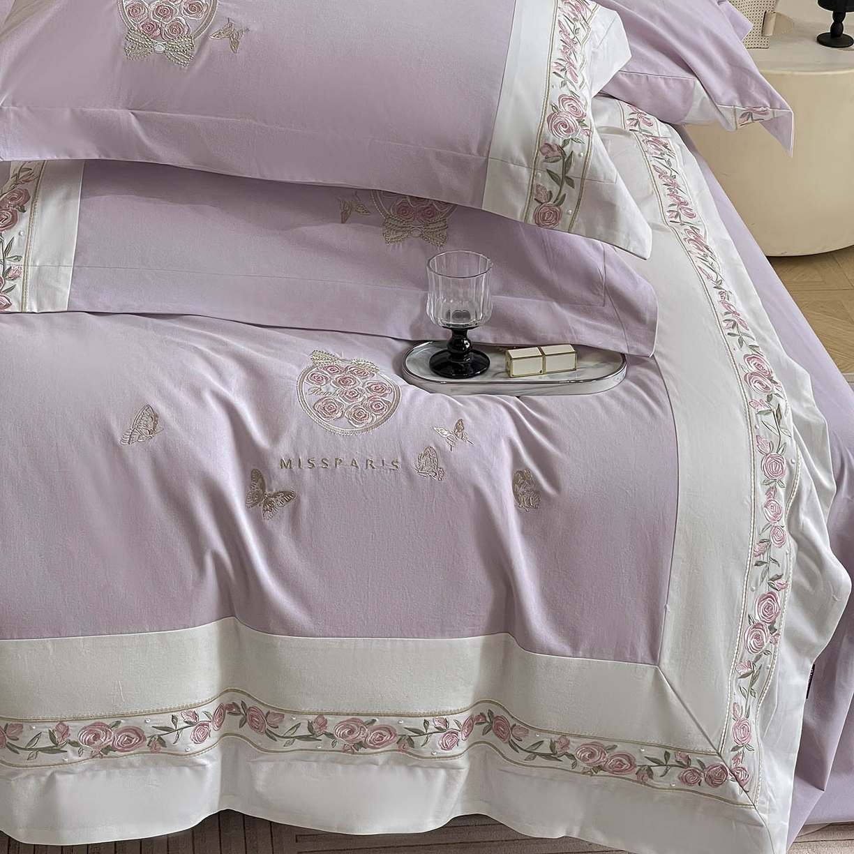 91家纺网 家纺一手货源 找家纺  冬季爆款A类长绒棉加厚磨毛全棉纯棉保暖高端重工刺绣全工艺被套床单轻奢床上用品 花巷-黛紫