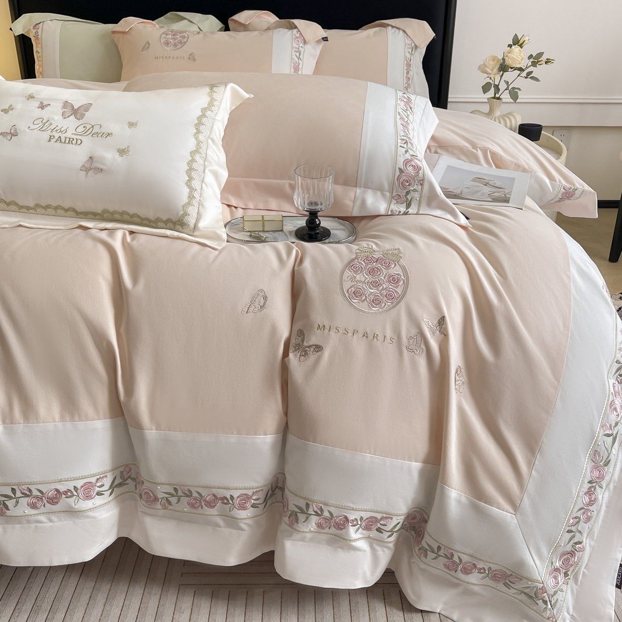 91家纺网 家纺一手货源 找家纺  冬季爆款A类长绒棉加厚磨毛全棉纯棉保暖高端重工刺绣全工艺被套床单轻奢床上用品 花巷-柔杏