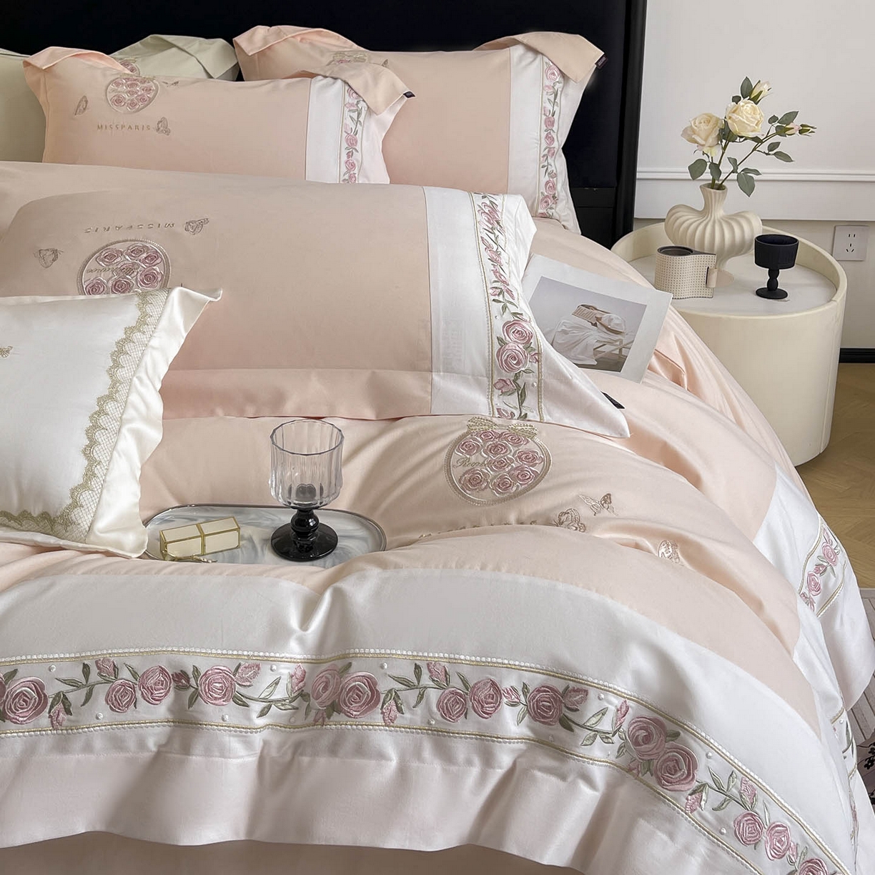 91家纺网 家纺一手货源 找家纺  冬季爆款A类长绒棉加厚磨毛全棉纯棉保暖高端重工刺绣全工艺被套床单轻奢床上用品 花巷-柔杏