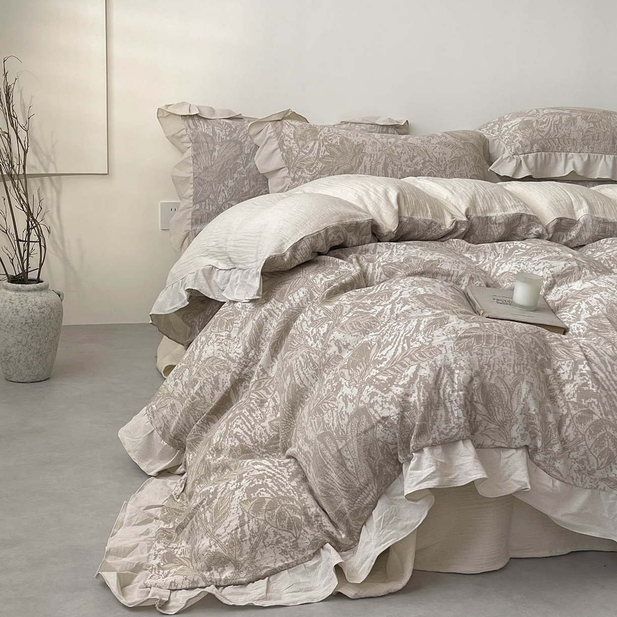 91家纺网 家纺一手货源 找家纺  法式提花棉麻四件套纯棉全棉复古风花边素色亚麻高端超柔透气高档床上用品 苏莉-棕