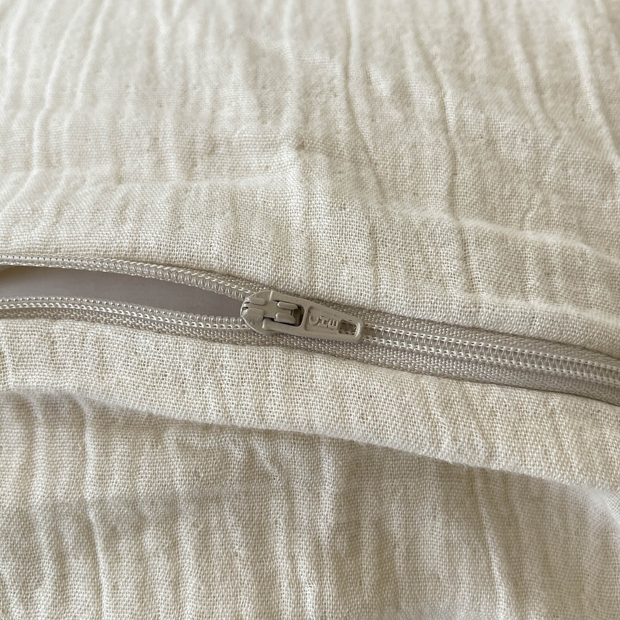 91家纺网 家纺一手货源 找家纺  法式提花棉麻四件套纯棉全棉复古风花边素色亚麻高端超柔透气高档床上用品 苏莉-棕