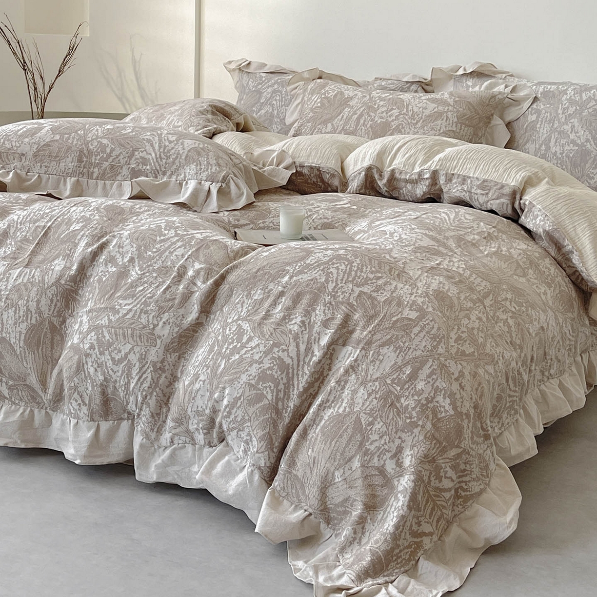 91家纺网 家纺一手货源 找家纺 法式提花棉麻四件套纯棉全棉复古风花边素色亚麻高端超柔透气高档床上用品 苏莉-棕