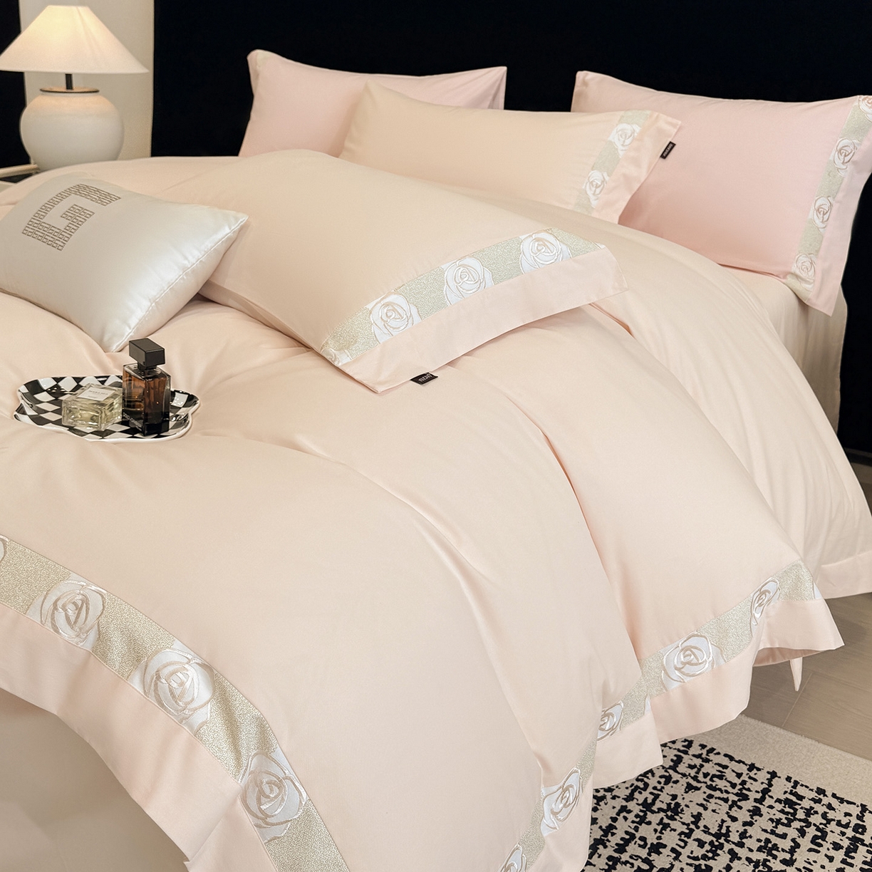 冬季新款A类长绒棉加厚磨毛全棉纯棉保暖刺绣高端轻奢风被套床单床上用品 花韵-白桃