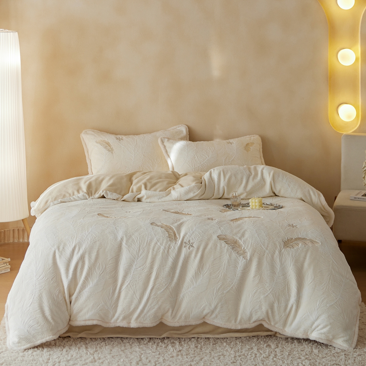 91家纺网 家纺一手货源 找家纺 （总）安莱生活 2025新款雕花绣花230克牛奶绒四件套（羽脉系列）-风格2