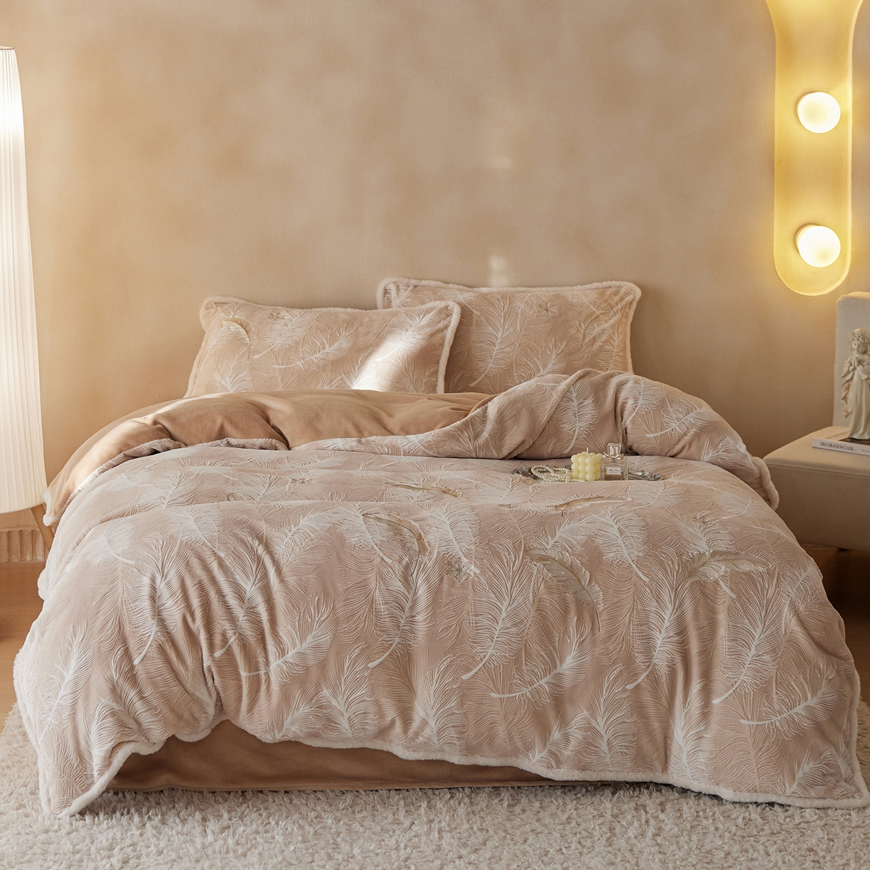 91家纺网 家纺一手货源 找家纺 （总）安莱生活 2025新款雕花绣花230克牛奶绒四件套（羽脉系列）-风格2