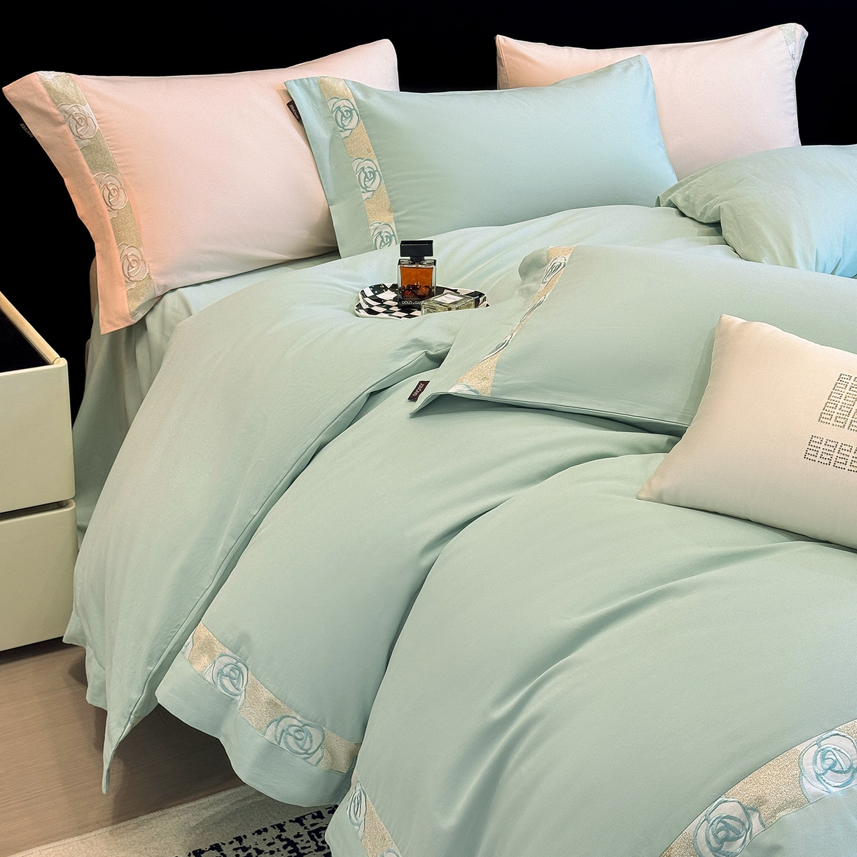 91家纺网 家纺一手货源 找家纺 （总） 冬季新款A类长绒棉加厚磨毛全棉纯棉保暖刺绣高端轻奢风被套床单床上用品