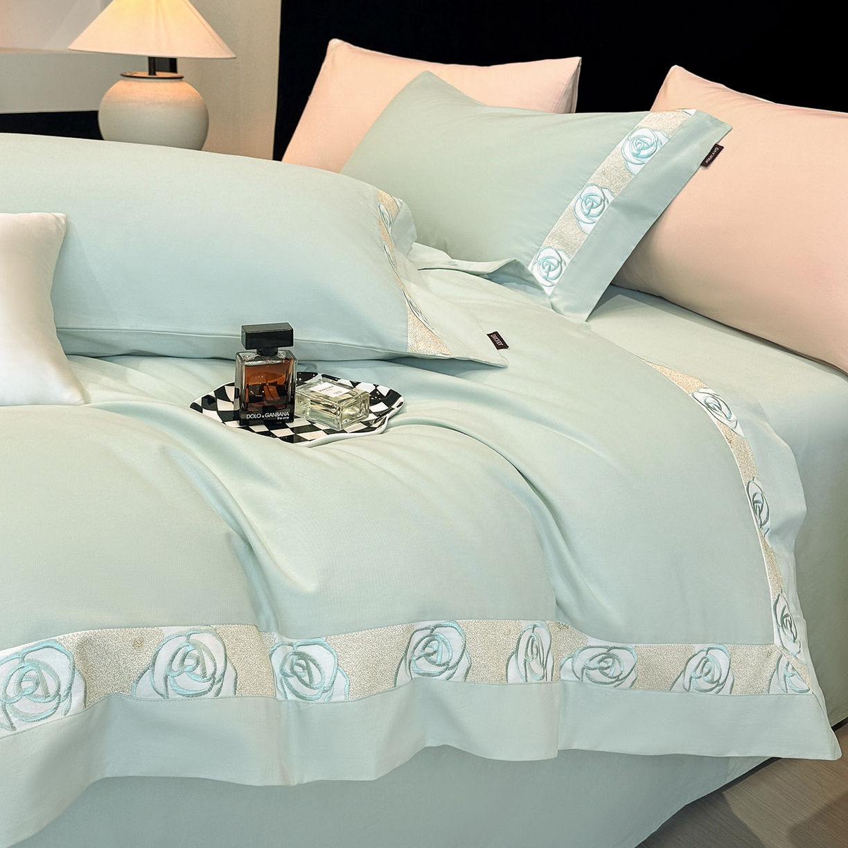 91家纺网 家纺一手货源 找家纺 （总） 冬季新款A类长绒棉加厚磨毛全棉纯棉保暖刺绣高端轻奢风被套床单床上用品