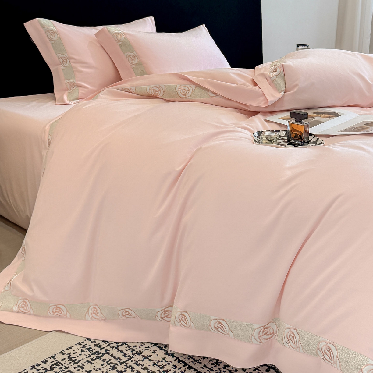 91家纺网 家纺一手货源 找家纺  冬季新款A类长绒棉加厚磨毛全棉纯棉保暖刺绣高端轻奢风被套床单床上用品 花韵-颜粉