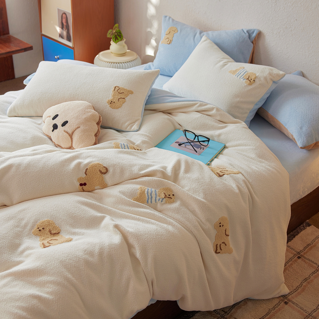 91家纺网 家纺一手货源 找家纺 （总）安莱生活 2025新款暖呢绒毛巾绣四件套（萌趣家宠系）-风格1