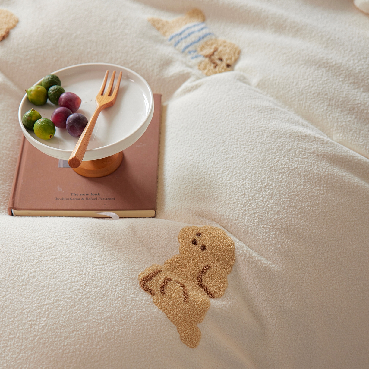 91家纺网 家纺一手货源 找家纺 （总）安莱生活 2025新款暖呢绒毛巾绣四件套（萌趣家宠系）-风格1