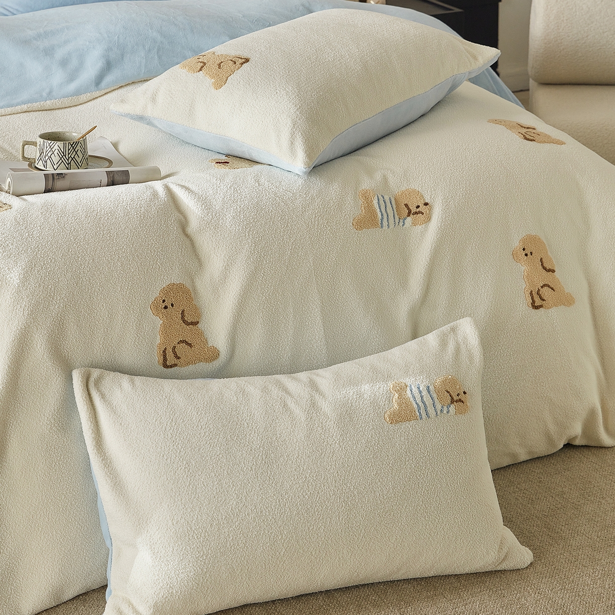 91家纺网 家纺一手货源 找家纺 （总）安莱生活 2025新款暖呢绒毛巾绣四件套（萌趣家宠系）-风格3