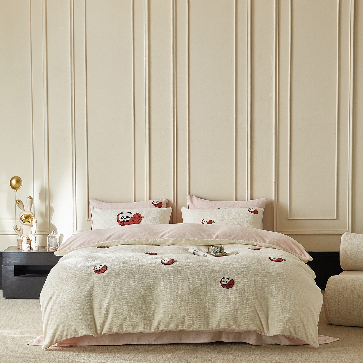 91家纺网 家纺一手货源 找家纺 （总）安莱生活 2025新款暖呢绒毛巾绣四件套（萌趣家宠系）-风格3