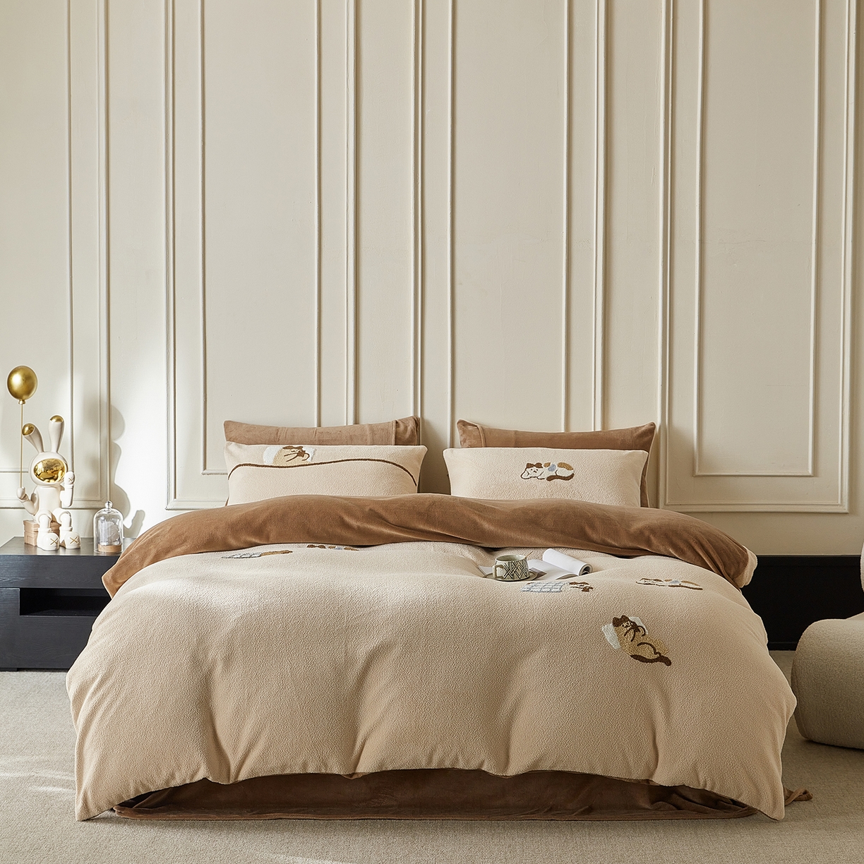 91家纺网 家纺一手货源 找家纺 （总）安莱生活 2025新款暖呢绒毛巾绣四件套（萌趣家宠系）-风格3