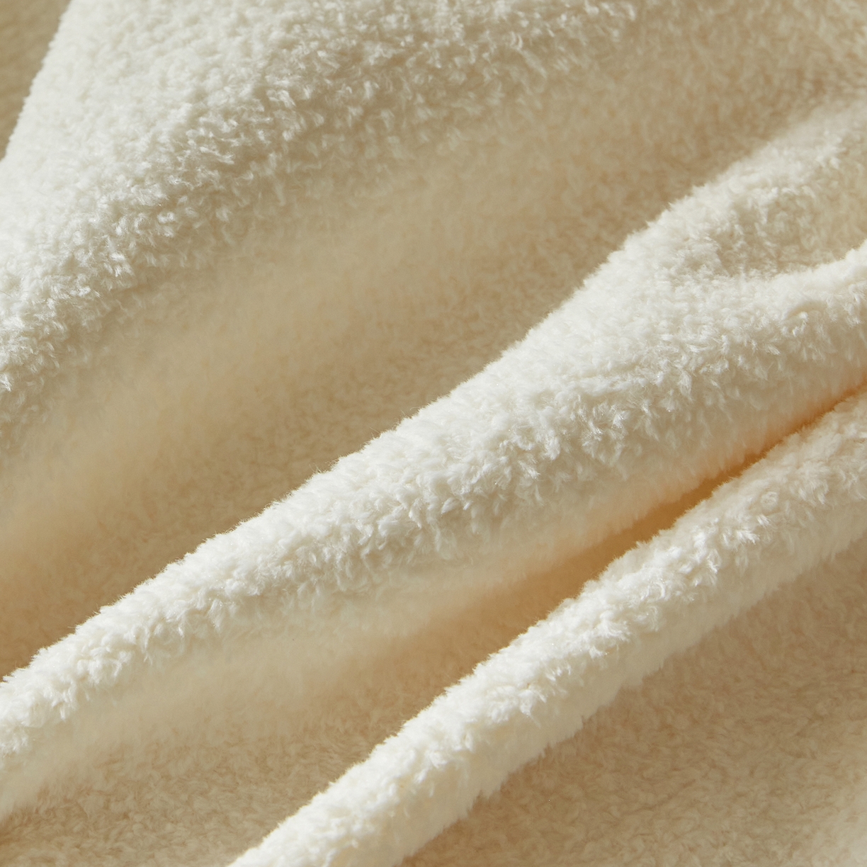 91家纺网 家纺一手货源 找家纺 安莱生活 2025新款暖呢绒毛巾绣四件套（萌趣家宠系）-风格3 海魂衫小狗-蓝白