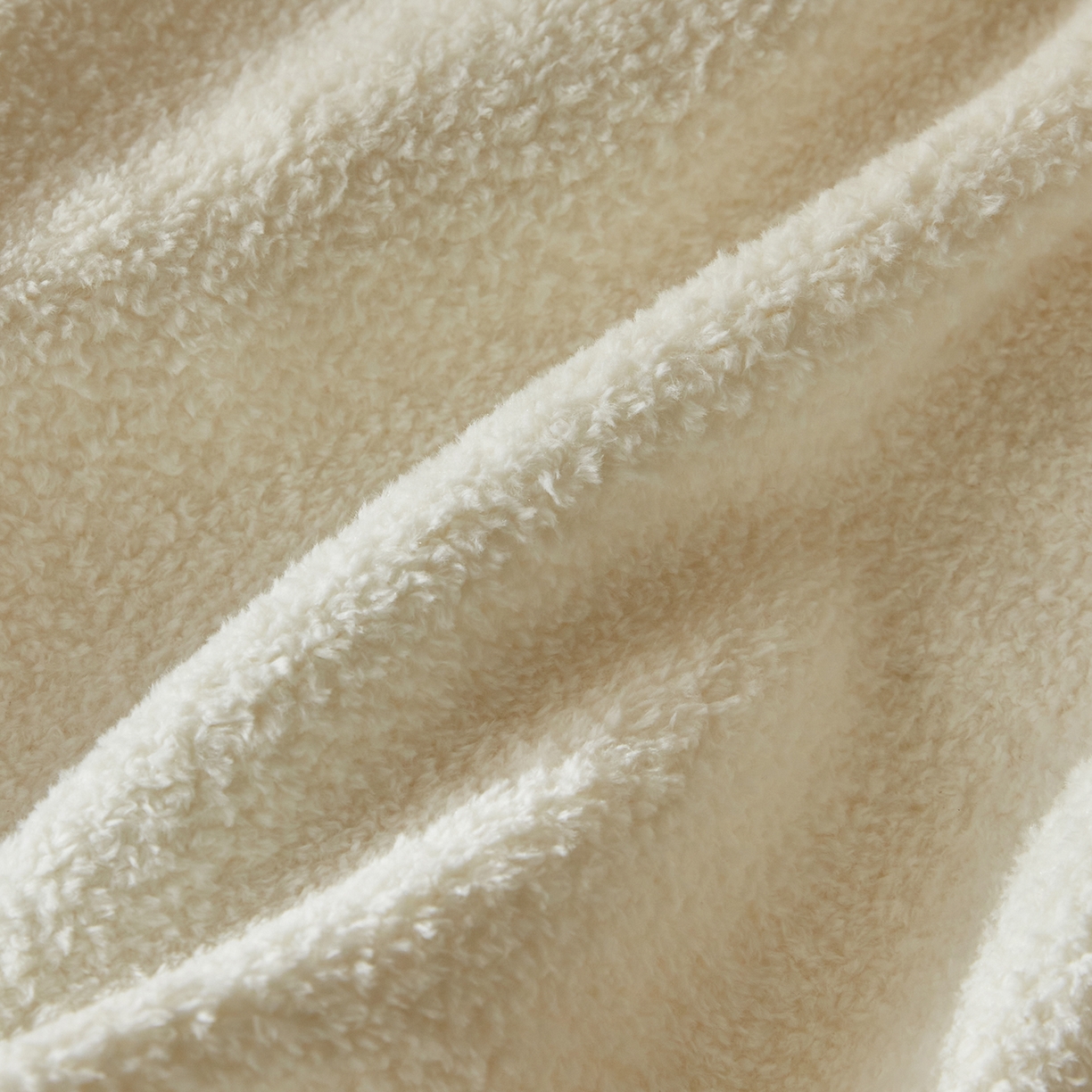 91家纺网 家纺一手货源 找家纺 安莱生活 2025新款暖呢绒毛巾绣四件套（萌趣家宠系）-风格3 荔枝熊猫-粉