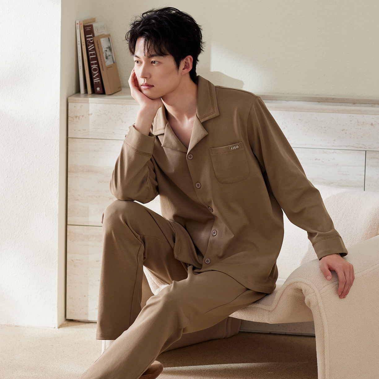 91家纺网 家纺一手货源 找家纺 洛兰沙家居馆 2025保暖睡衣男士冬季新款长袖长裤开衫翻领男款时尚家居服套 54133