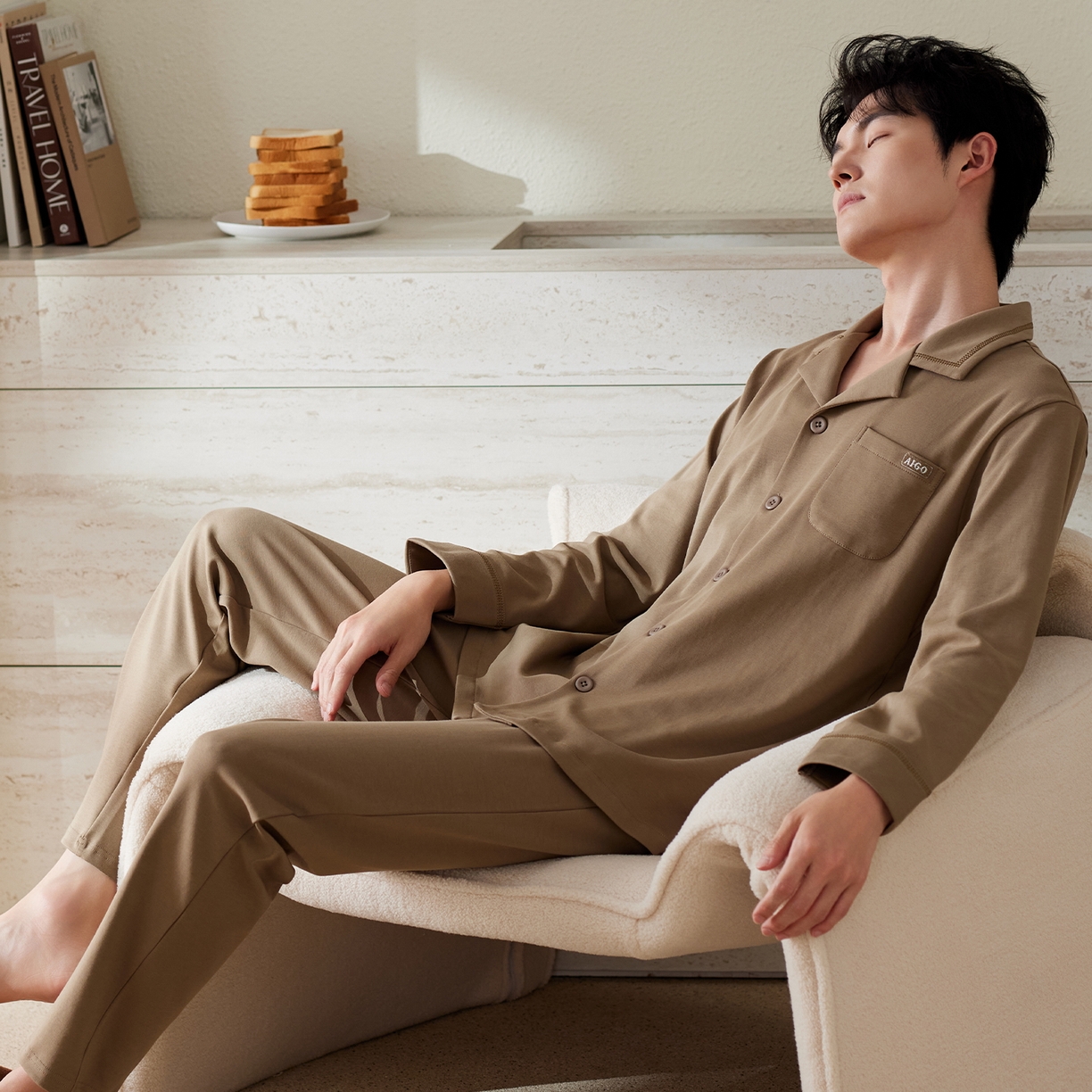 91家纺网 家纺一手货源 找家纺 洛兰沙家居馆 2025保暖睡衣男士冬季新款长袖长裤开衫翻领男款时尚家居服套 54133