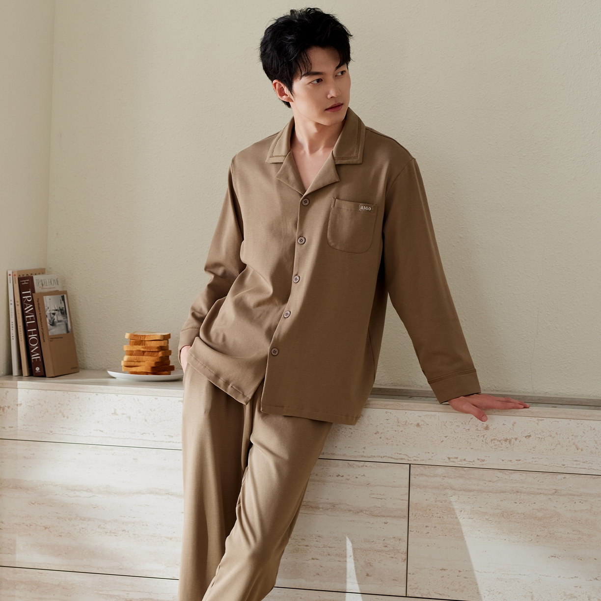 91家纺网 家纺一手货源 找家纺 洛兰沙家居馆 2025保暖睡衣男士冬季新款长袖长裤开衫翻领男款时尚家居服套 54133