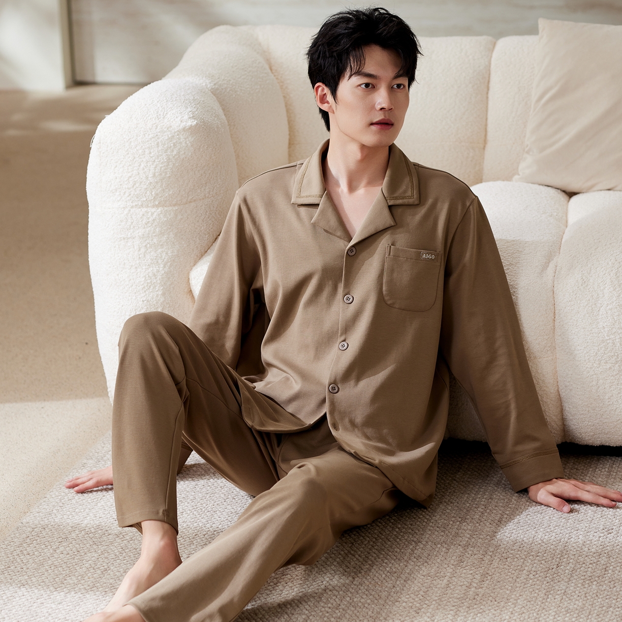 91家纺网 家纺一手货源 找家纺 洛兰沙家居馆 2025保暖睡衣男士冬季新款长袖长裤开衫翻领男款时尚家居服套 54133