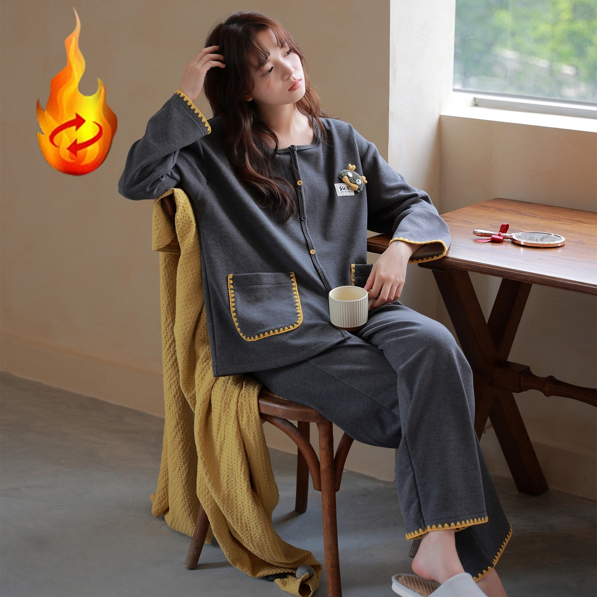 91家纺网 家纺一手货源 找家纺 洛兰沙家居馆 2025新款睡衣女长袖新款春秋双层羊绒德绒可外穿卡通开衫家居服套装韩版秋冬 42314