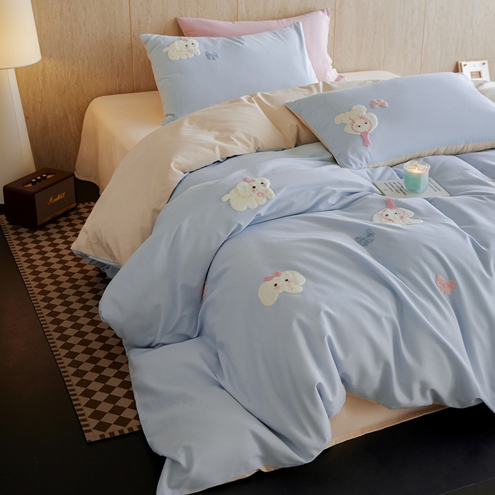 91家纺网 家纺一手货源 找家纺 安莱生活 2025新款贡缎磨毛60s绣花四件套-风格一 蓝粉小象