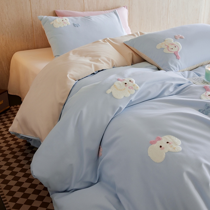 91家纺网 家纺一手货源 找家纺 安莱生活 2025新款贡缎磨毛60s绣花四件套-风格一 蓝粉小象