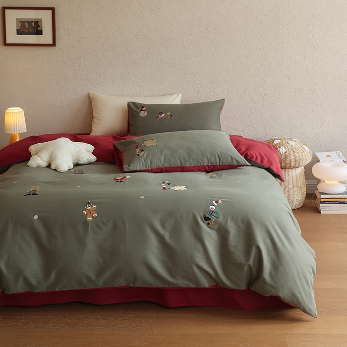 91家纺网 家纺一手货源 找家纺 安莱生活 2025新款贡缎磨毛60s绣花四件套-风格二 狂欢圣诞节