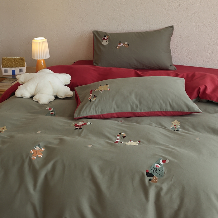 91家纺网 家纺一手货源 找家纺 安莱生活 2025新款贡缎磨毛60s绣花四件套-风格二 狂欢圣诞节