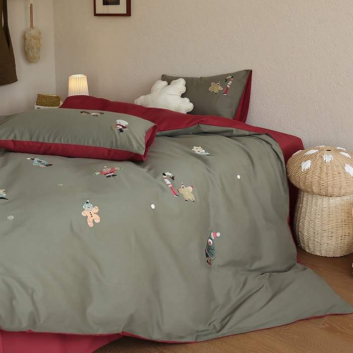 91家纺网 家纺一手货源 找家纺 安莱生活 2025新款贡缎磨毛60s绣花四件套-风格二 狂欢圣诞节