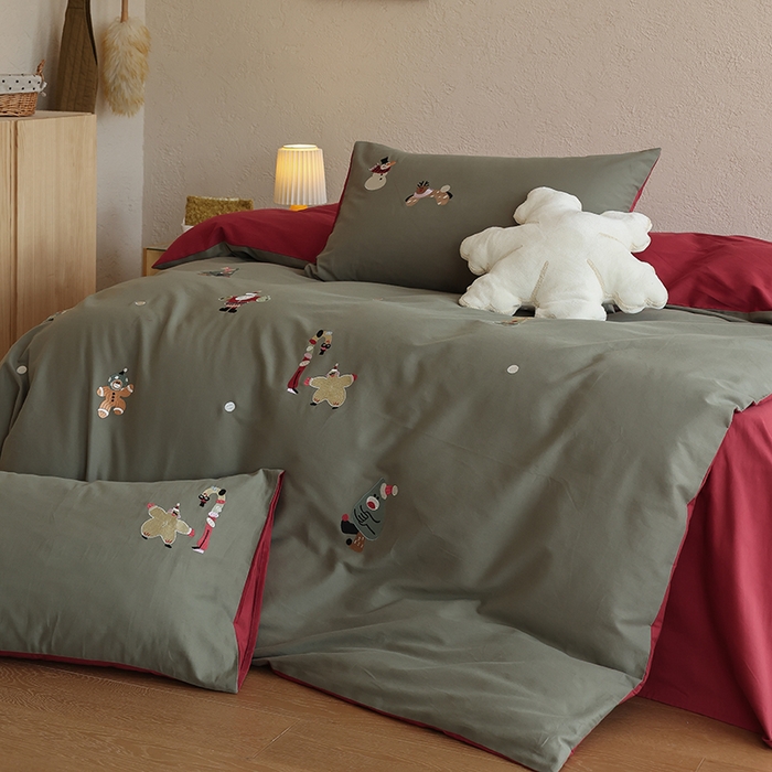 91家纺网 家纺一手货源 找家纺 安莱生活 2025新款贡缎磨毛60s绣花四件套-风格二 狂欢圣诞节