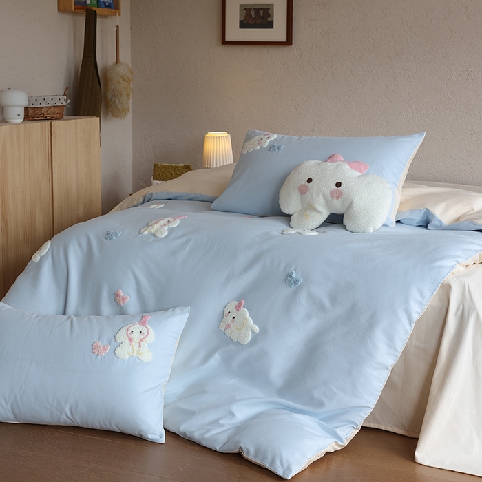 91家纺网 家纺一手货源 找家纺 安莱生活 2025新款贡缎磨毛60s绣花四件套-风格二 蓝粉小象