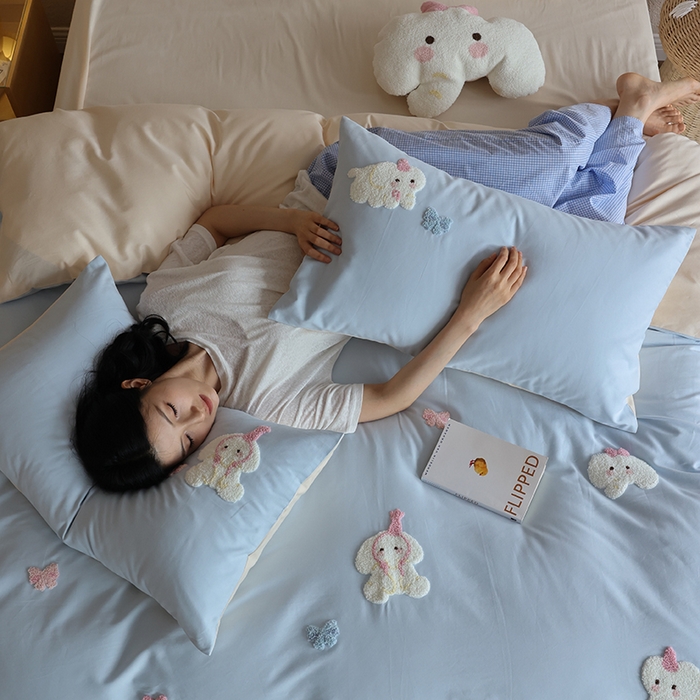 91家纺网 家纺一手货源 找家纺 安莱生活 2025新款贡缎磨毛60s绣花四件套-风格二 蓝粉小象