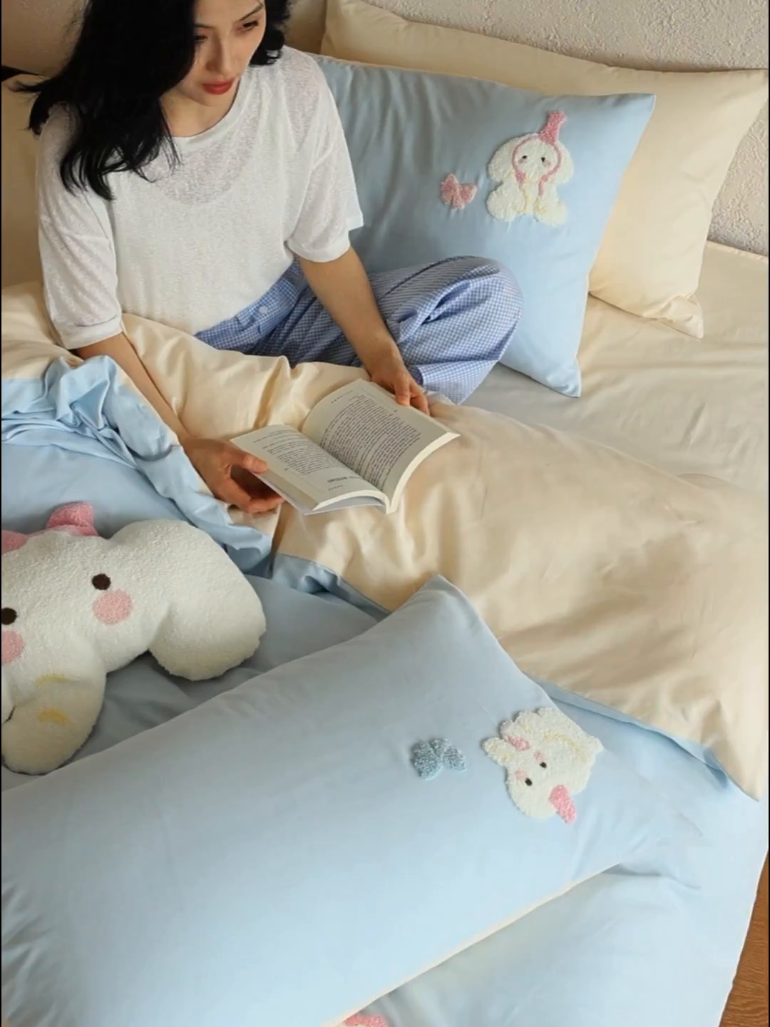 91家纺网 家纺一手货源 找家纺 安莱生活 2025新款贡缎磨毛60s绣花四件套-风格二 蓝粉小象