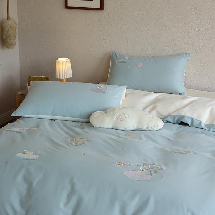 91家纺网 家纺一手货源 找家纺 安莱生活 2025新款贡缎磨毛60s绣花四件套-风格二 梦境摩天轮