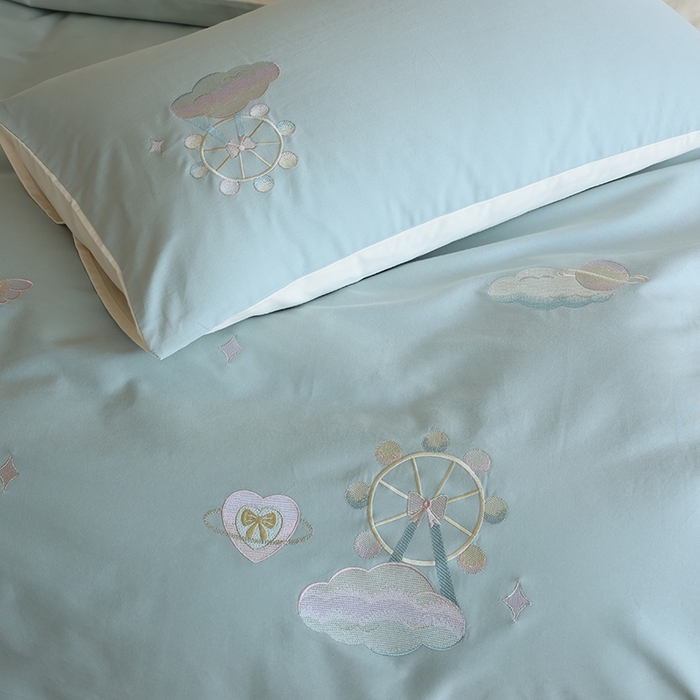 91家纺网 家纺一手货源 找家纺 安莱生活 2025新款贡缎磨毛60s绣花四件套-风格二 梦境摩天轮